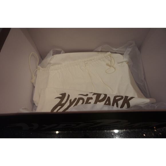 HYDE PARK TRAVEL DAY DUFFLE-CIGAR BRAND NEW IN BOX/AUTHENTIC - Picture 6 of 7